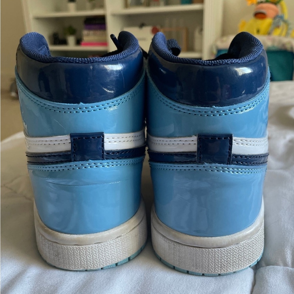 Jordan 1 Retro High UNC Patent Blue Chill (Women's) - Picture 3 of 6